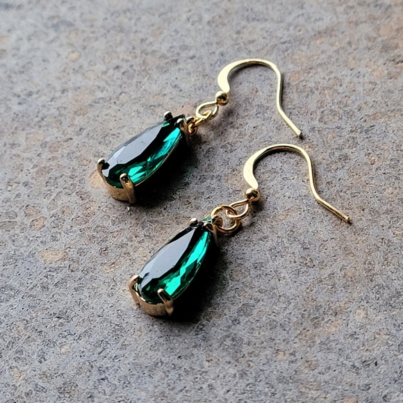 18k Gold Emerald Earrings - Picture 2 of 6